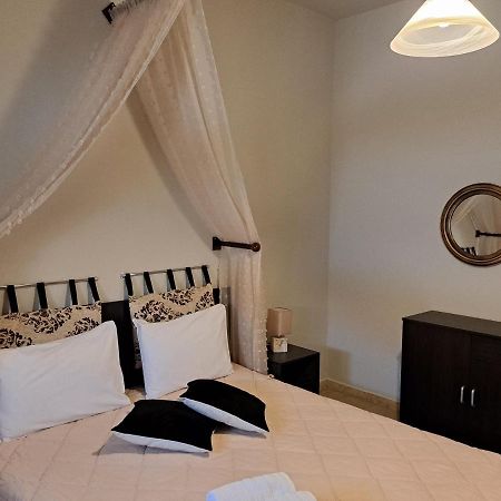 Guesthouse Aelia Като-Лутракі Екстер'єр фото