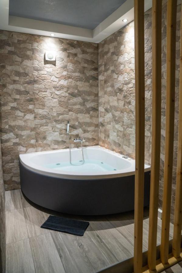 Guesthouse Aelia Като-Лутракі Екстер'єр фото